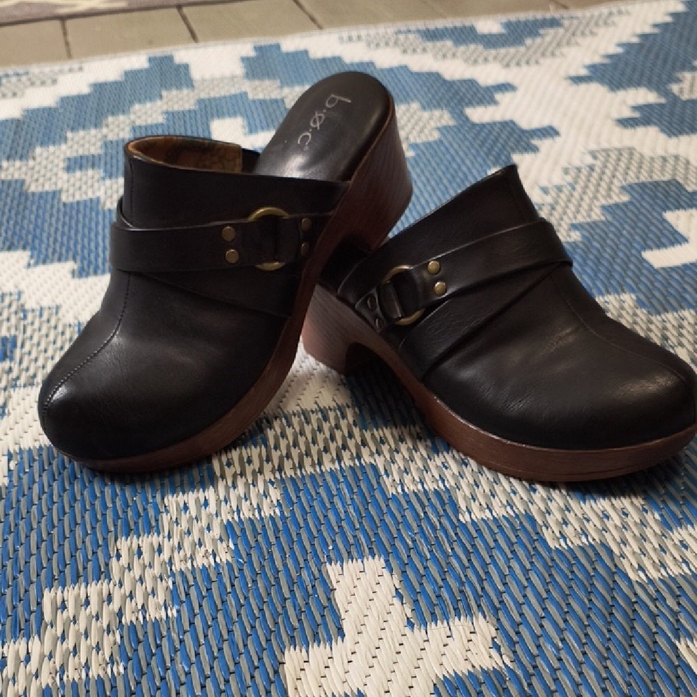 b.o.c. Women's Black Leather Mules with Brown Sole